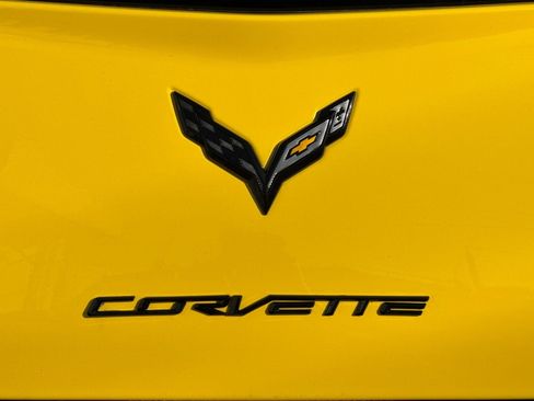 Used 2016 Chevrolet Corvette Z06 w/ 3LZ Preferred Equipment Group image 12