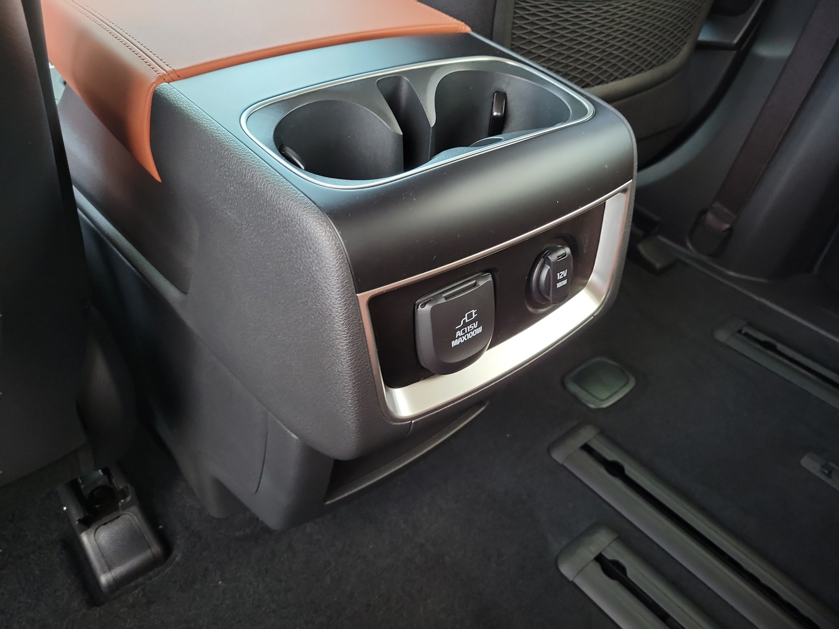 New 2027 Kia Carnival SX w/ Dark Edition Package FWD image 15