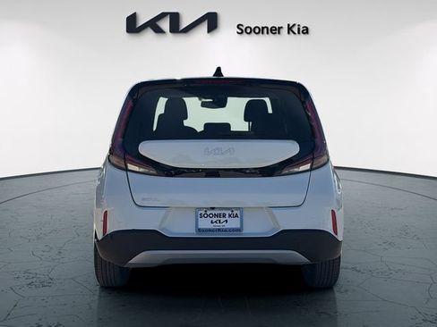 Used 2023 Kia Soul S FWD image 5
