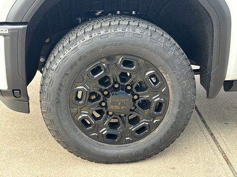 New 2026 GMC Sierra 3500 Denali w/ Denali Reserve Package image 17