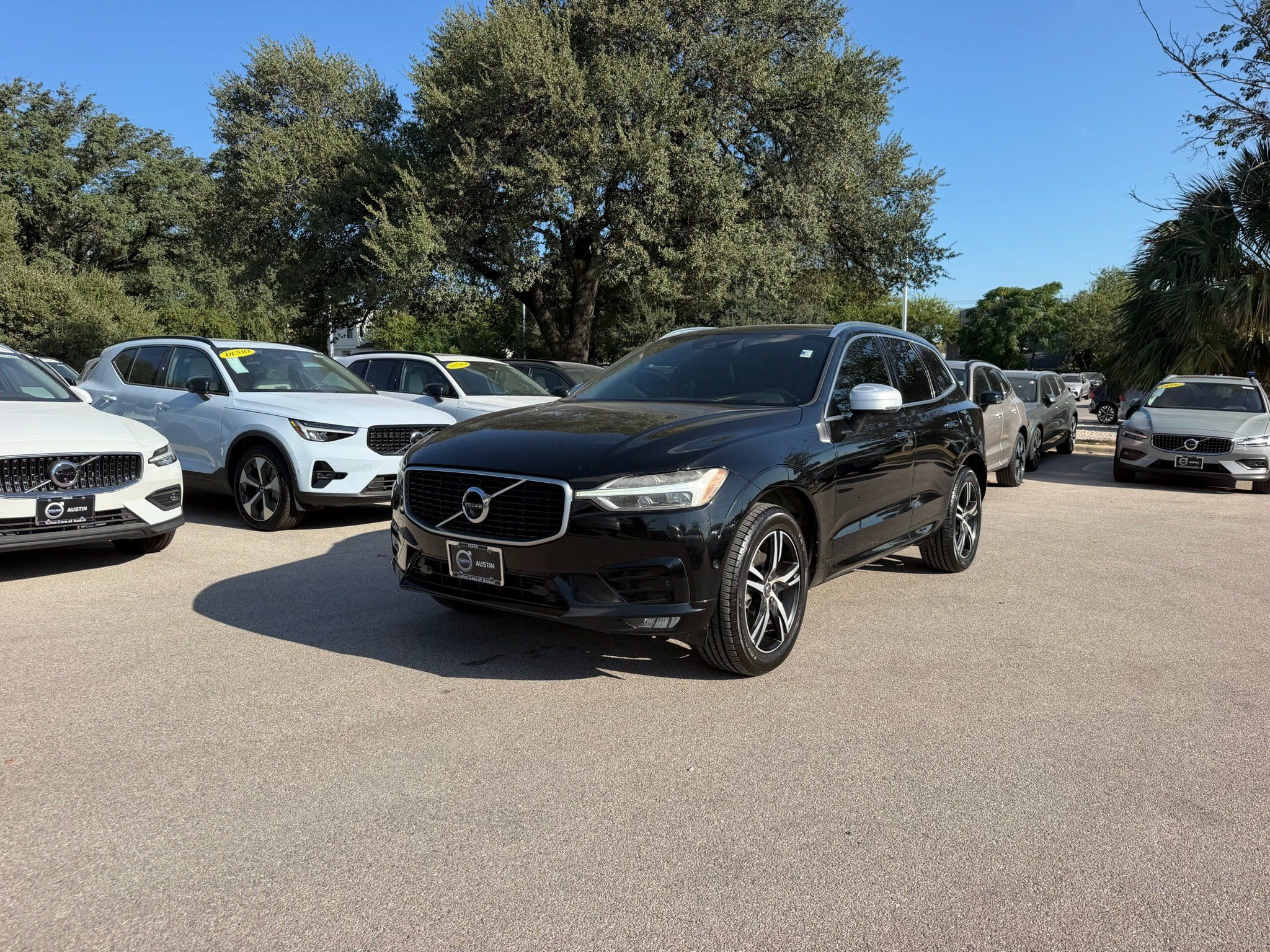 Used 2019 Volvo XC60 T5 R-Design w/ Protection Package Premier FWD image 2