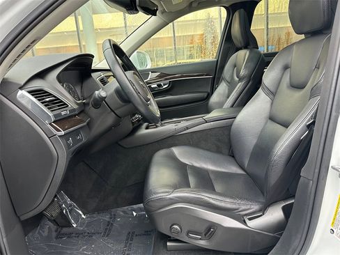 Used 2019 Volvo XC90 T6 Momentum w/ Protection Package Premier image 20