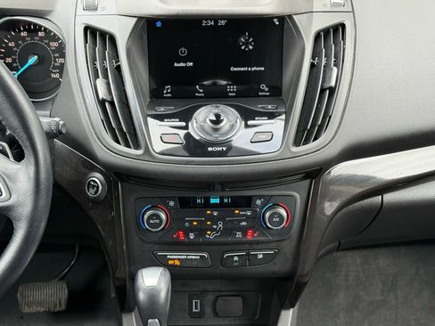 Used 2017 Ford Escape Titanium image 19
