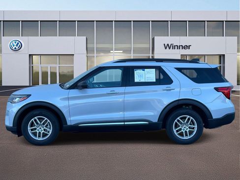 Used 2025 Ford Explorer Active image 2