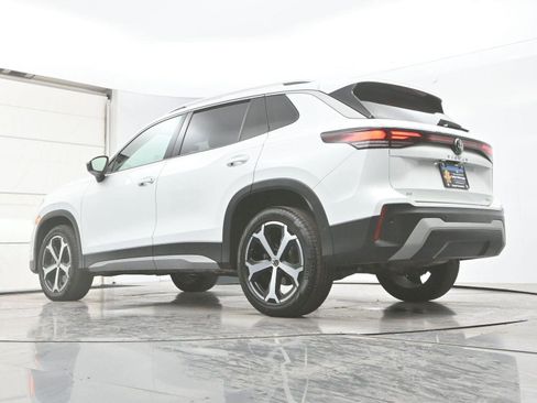 Used 2025 Volkswagen Tiguan SE AWD/4WD image 31