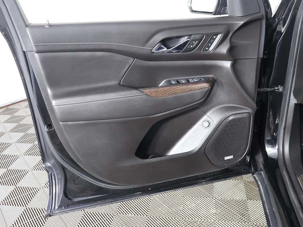 Used 2023 GMC Acadia Denali AWD/4WD image 24
