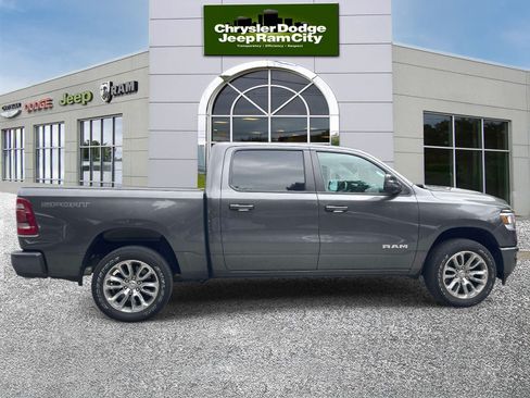Used 2023 RAM 1500 Laramie AWD/4WD image 5