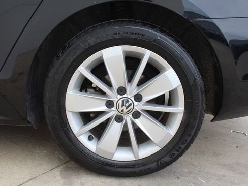 Used 2015 Volkswagen Jetta SE image 9
