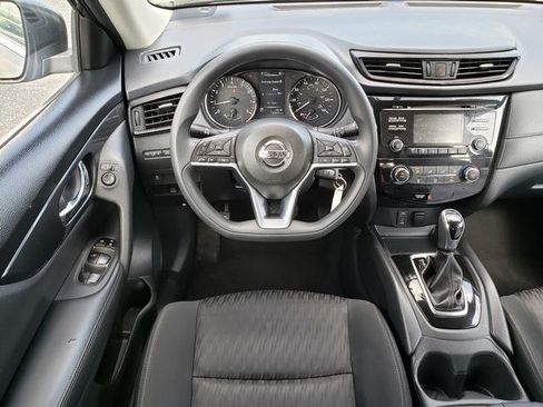 Used 2017 Nissan Rogue S AWD/4WD image 16