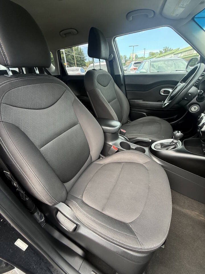 Used 2017 Kia Soul FWD image 14