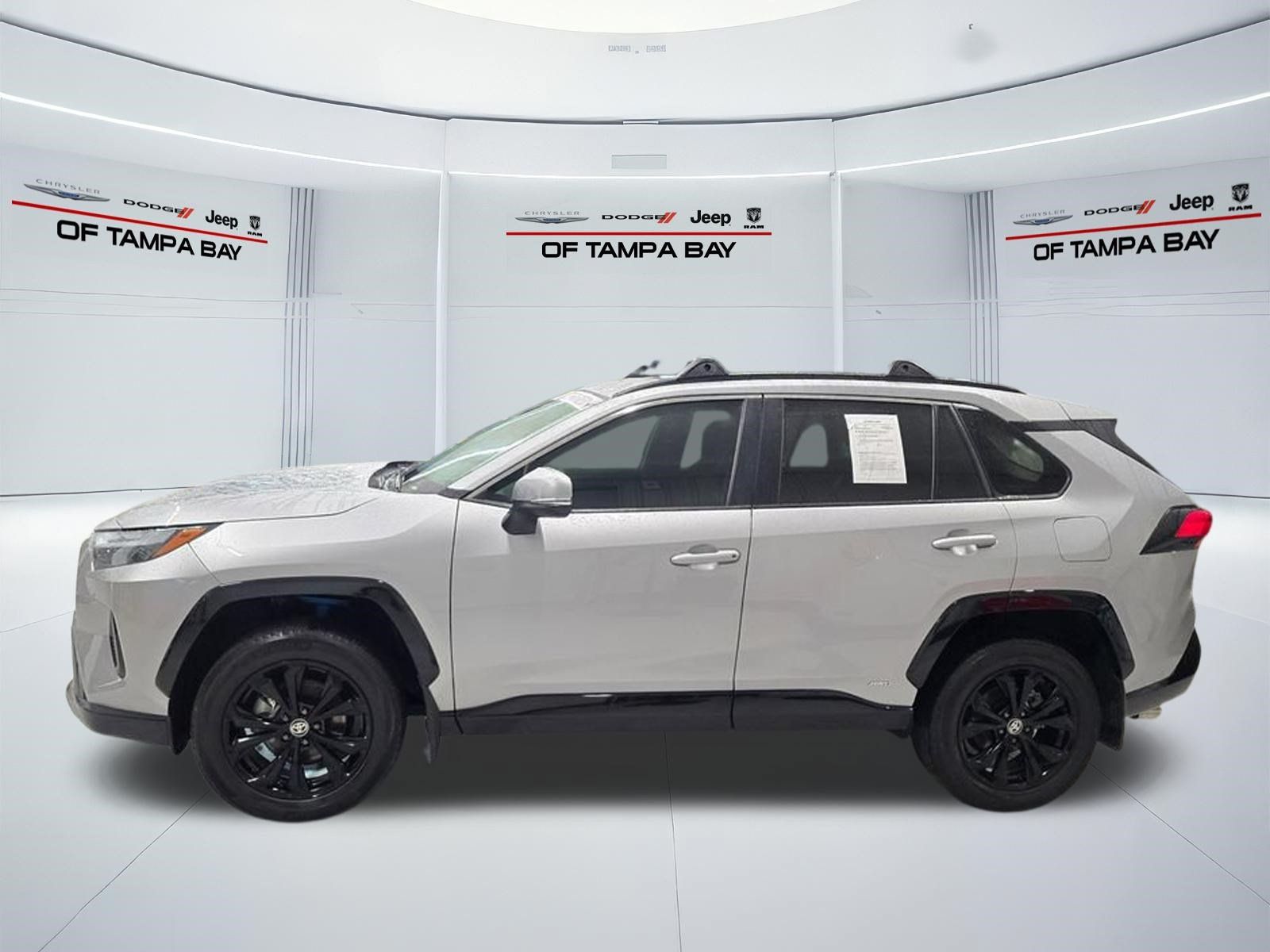 Used 2024 Toyota RAV4 SE AWD/4WD image 3