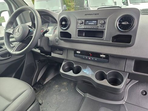 New 2025 Mercedes-Benz Sprinter 2500 image 12