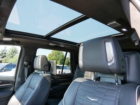Used 2023 Cadillac Escalade Sport Platinum w/ LPO, ONYX Package AWD/4WD image 21