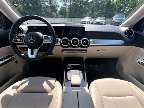 Used 2022 Mercedes-Benz GLB 250 4MATIC w/ Premium Package Lite image 16
