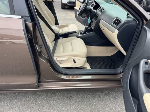 Used 2014 Volkswagen Jetta SE image 50