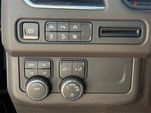 Certified 2023 Chevrolet Tahoe Z71 w/ Luxury Package image 20