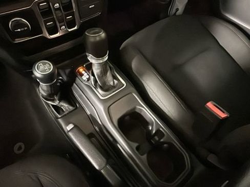 Used 2023 Jeep Wrangler Unlimited w/ Cold Weather Group AWD/4WD image 21