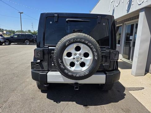 Used 2013 Jeep Wrangler Unlimited Sahara w/ Connectivity Group AWD/4WD image 6