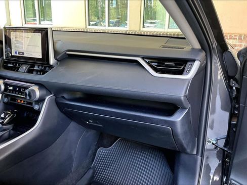 Used 2025 Toyota RAV4 LE image 18