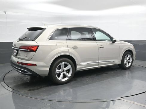 Used 2022 Audi Q7 2.0T Premium Plus w/ Premium Plus Package AWD/4WD image 3