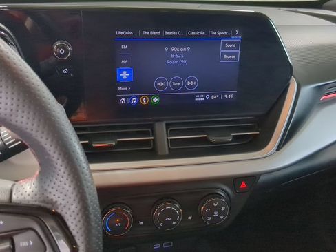 Used 2024 Chevrolet Trax RS w/ Driver Confidence Package FWD image 27