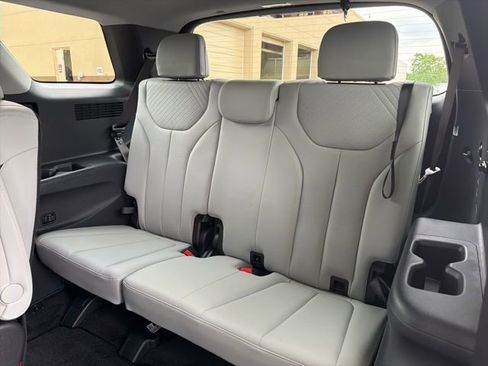 Used 2025 Hyundai Palisade SEL FWD image 27