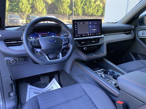 Used 2025 Ford Explorer ST-Line w/ Premium Package RWD image 34