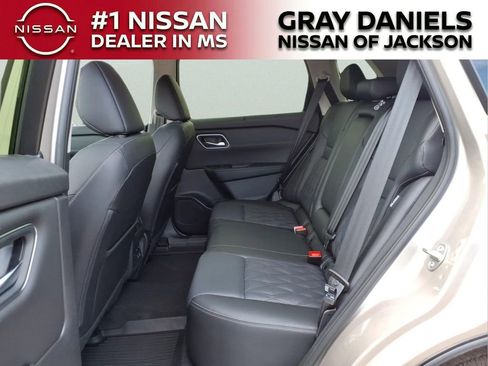New 2026 Nissan Rogue Platinum w/ Platinum Premium Package AWD/4WD image 25