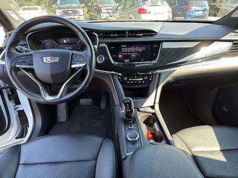 Used 2020 Cadillac XT6 Premium Luxury FWD image 18