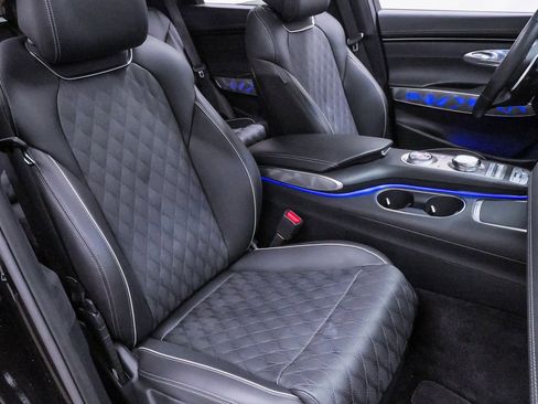 Certified 2025 Genesis GV70 3.5T Sport w/ Sport Advanced Package image 15