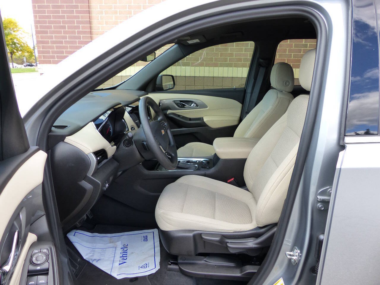 Used 2023 Chevrolet Traverse LS w/ Safety Package FWD image 20