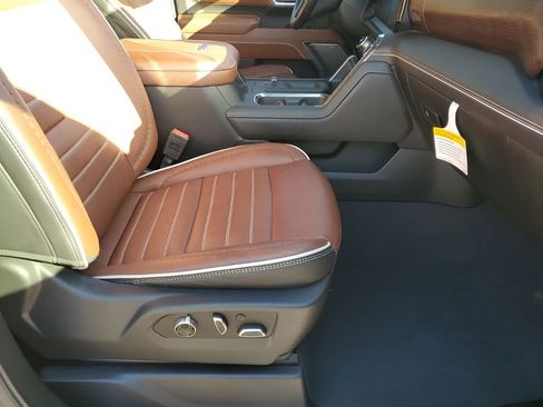 Used 2025 GMC Sierra 2500 Denali Ultimate w/ Max Trailering Package image 16