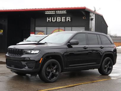 Used 2023 Jeep Grand Cherokee Altitude