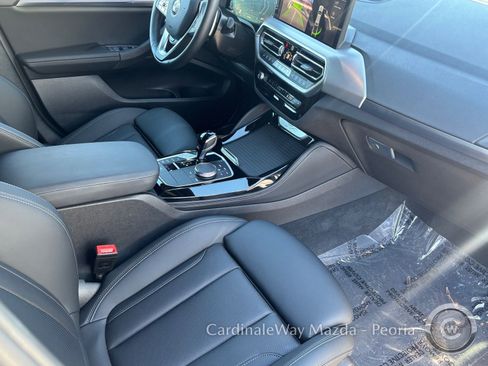 Used 2025 BMW X4 xDrive30i image 11