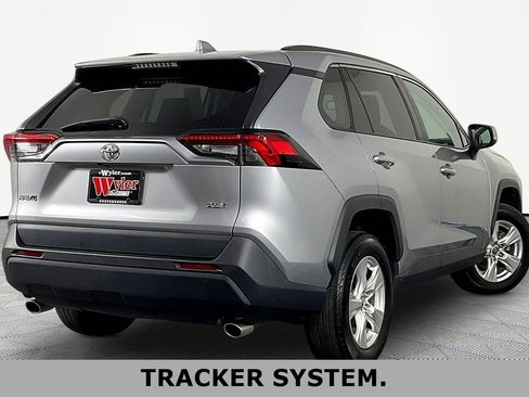 Used 2020 Toyota RAV4 XLE w/ Convenience Package FWD image 6