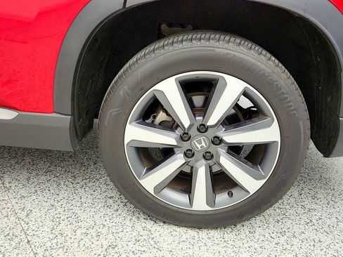 Used 2025 Honda Pilot Touring image 9