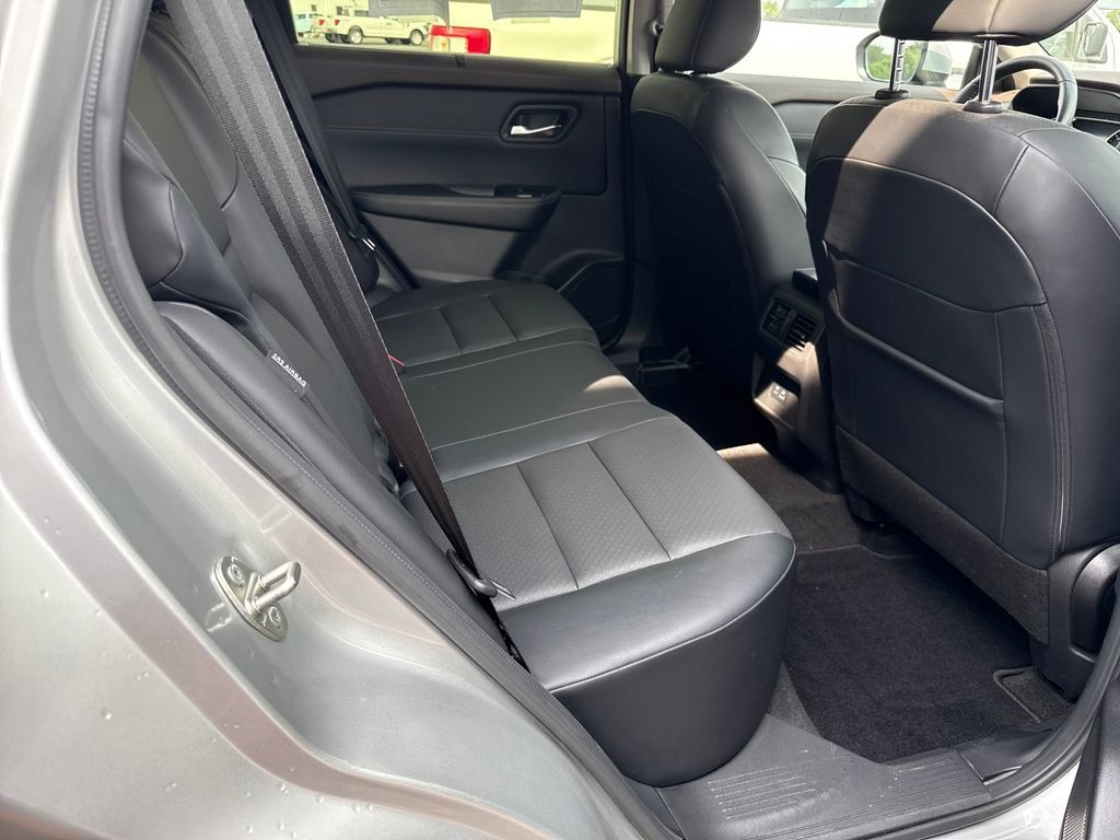 Used 2023 Nissan Rogue SV w/ SV Premium B Package AWD/4WD image 22