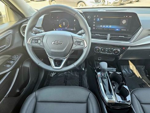 Used 2025 Chevrolet Trax ACTIV w/ Sunroof Package image 31