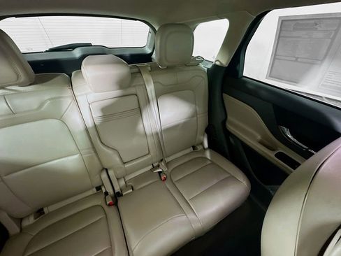 Used 2021 Lincoln Corsair FWD image 14