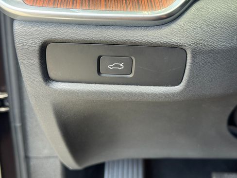 Used 2024 Volvo S60 B5 Plus w/ Climate Package FWD image 17