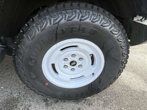 New 2026 Ford Bronco Heritage Edition image 4