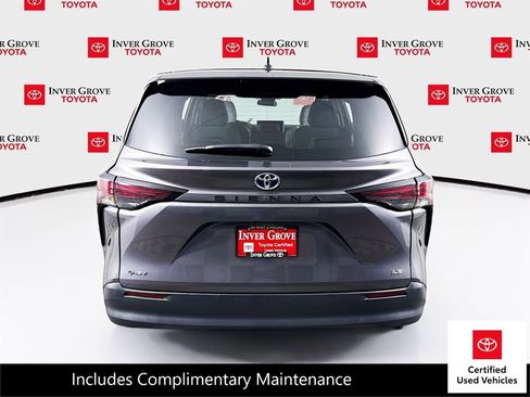 Certified 2025 Toyota Sienna LE image 6