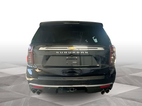 Used 2024 Chevrolet Suburban Premier RWD image 7