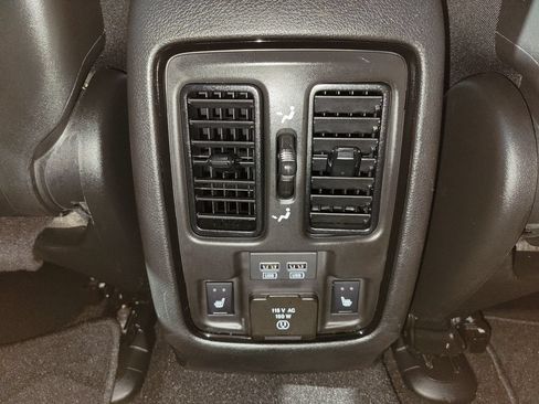 Used 2023 Dodge Durango R/T RWD image 11