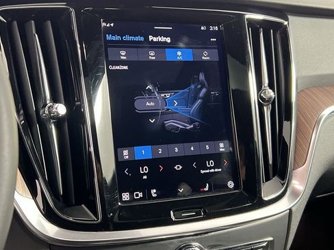 Certified 2025 Volvo V60 B5 Cross Country Plus image 17