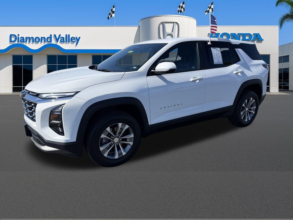Used 2026 Chevrolet Equinox LT w/ Convenience Package II FWD image 3