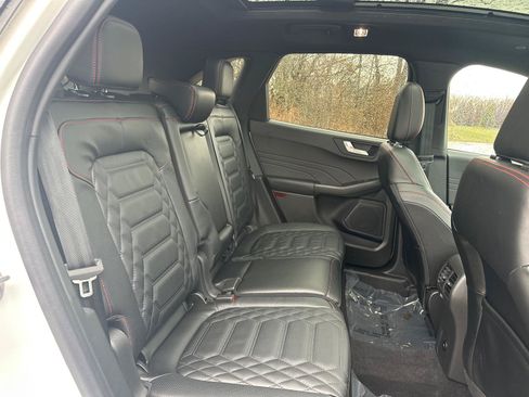Used 2023 Ford Escape ST-Line Elite w/ Premium Technology Package AWD/4WD image 24
