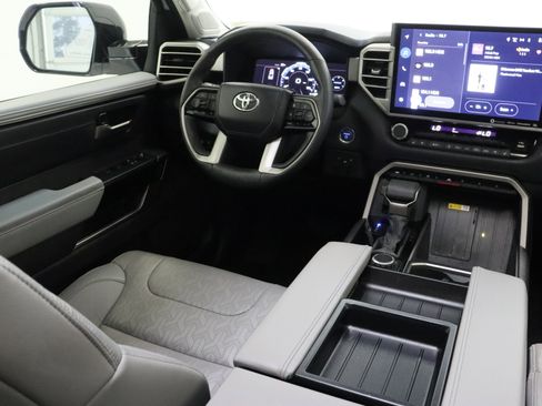 Used 2024 Toyota Tundra Limited image 34