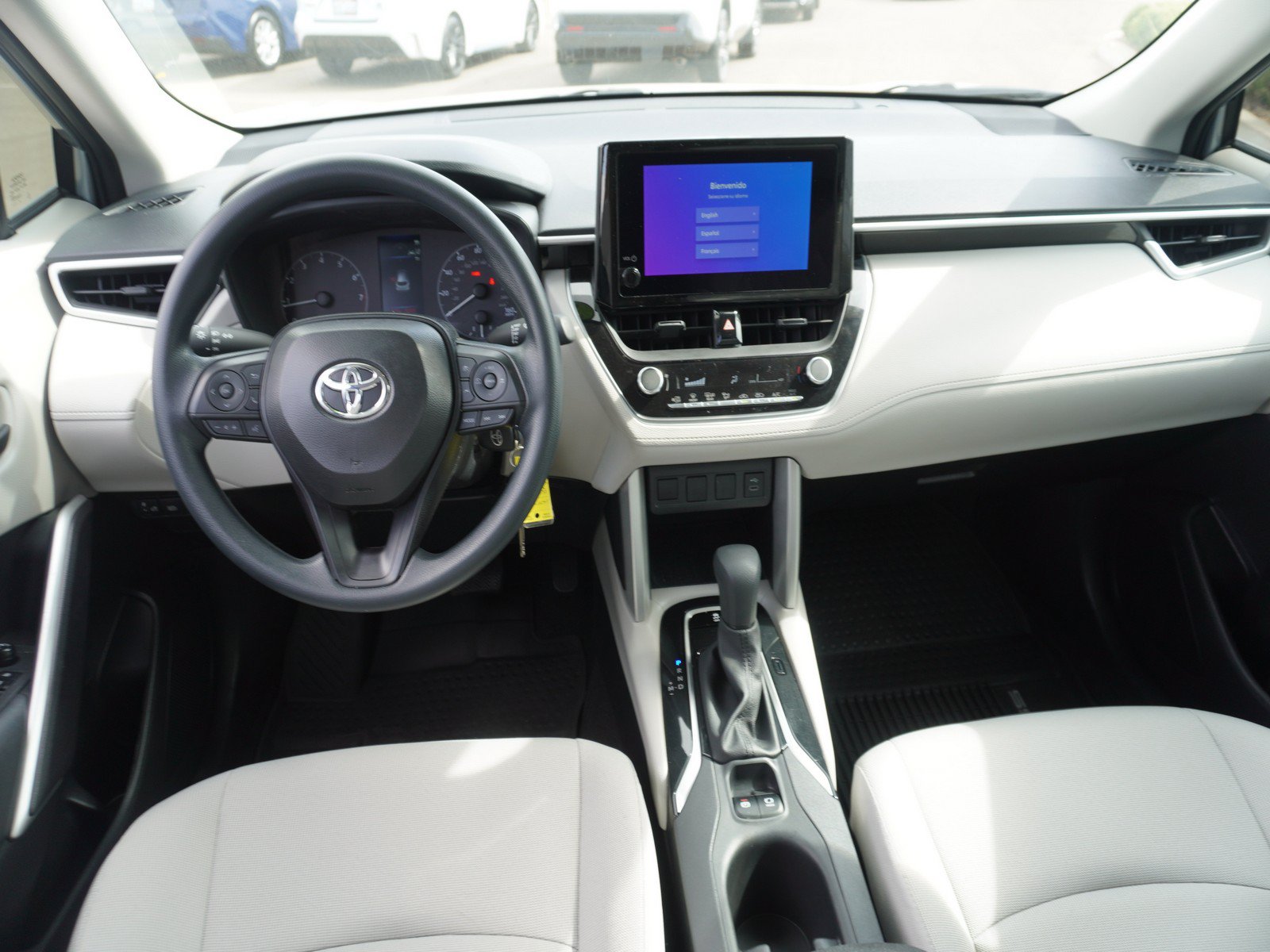 Used 2025 Toyota Corolla Cross L FWD image 2