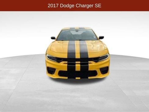 Used 2017 Dodge Charger SE w/ Blacktop Package image 2